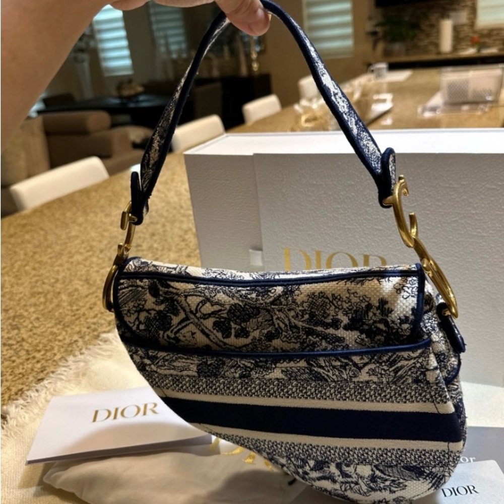 Dior Toile de Jouy saddle bag - Picture 7 of 8